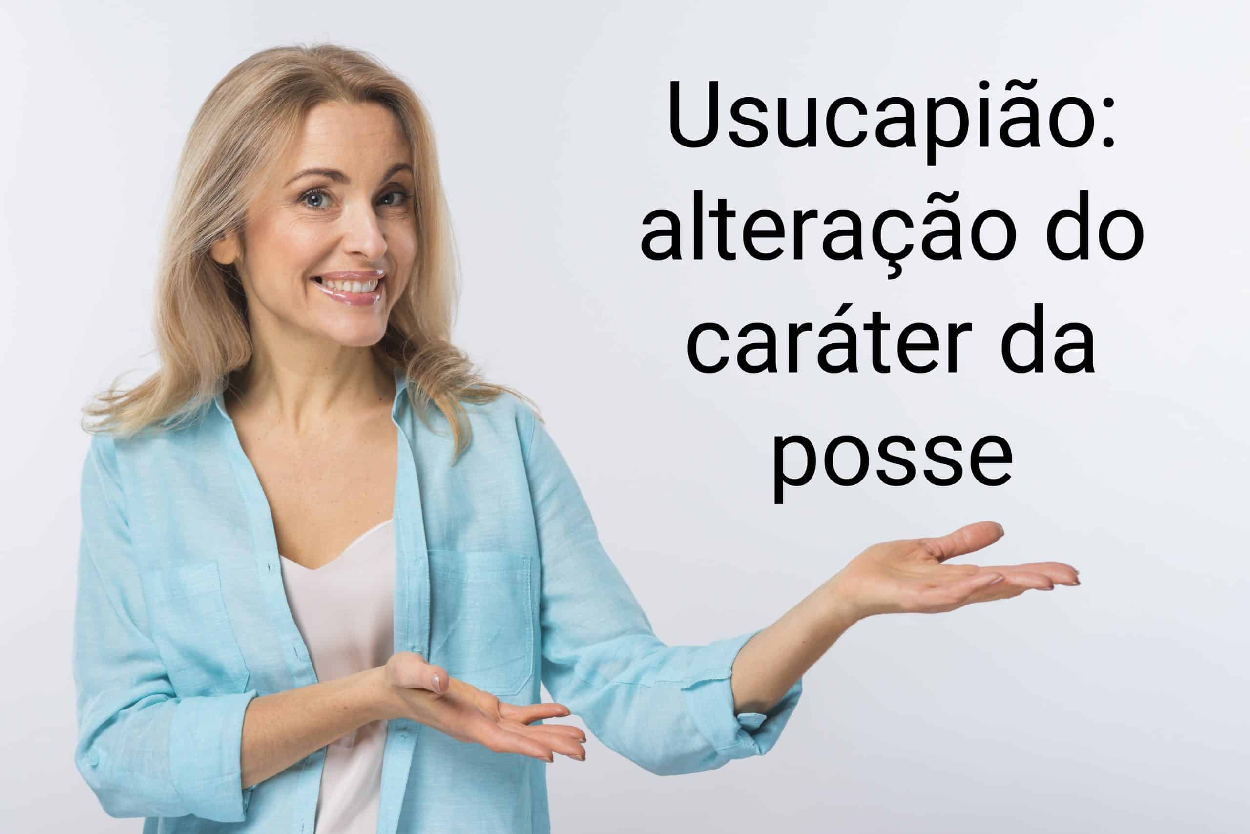 mulher vestida de azul com braços estendidos apresentando o titulo da postagem escrito ao seu lado